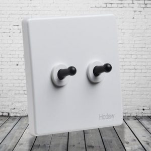 Mondo Retro Series (White w/ Black Dial)